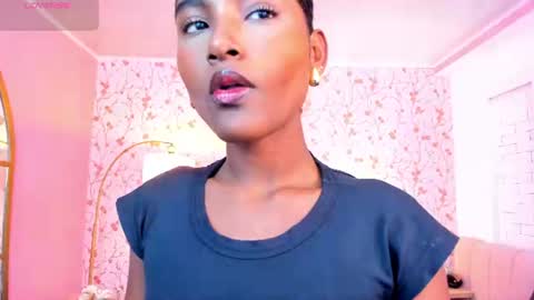 Halley Lorens online show from June 2026 07:04:02 PM
