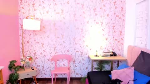 Halley Lorens online show from June 2026 07:07:01 PM