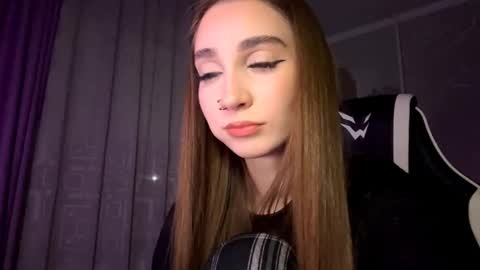 Snapshot of halliemcanaw chatting on November 2025 06:31:02 PM Holly online show from November 2025 06:31:02 PM