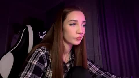 Snapshot of halliemcanaw chatting on December 2025 07:34:02 PM Holly online show from December 2025 07:34:02 PM