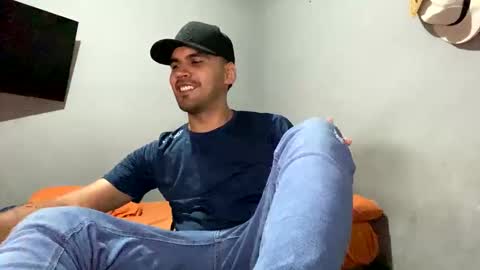 Snapshot of hamiltong12 chatting on November 2025 04:40:02 AM hamiltong12 online show from November 2025 04:40:02 AM