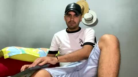 Snapshot of hamiltong12 chatting on November 2025 04:24:02 AM hamiltong12 online show from November 2025 04:24:02 AM