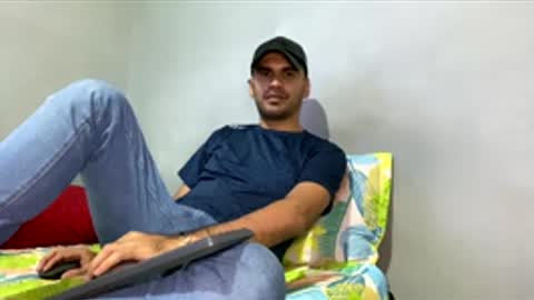 Snapshot of hamiltong12 chatting on November 2025 07:45:01 AM hamiltong12 online show from November 2025 07:45:01 AM