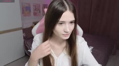 Snapshot of hana_flo chatting on October 2025 02:31:01 PM Hana online show from October 2025 02:31:01 PM