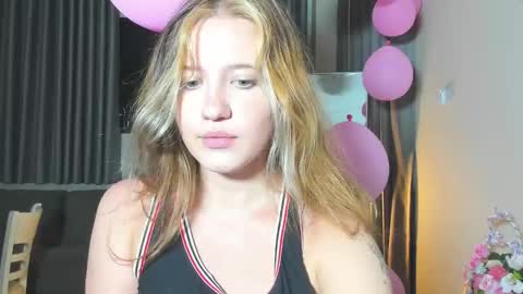 Snapshot of hanahwoods chatting on March 2025 08:33:02 PM hanahwoods online show from March 2025 08:33:02 PM