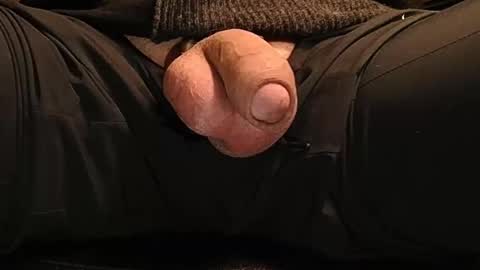 Snapshot of handsfreedude chatting on October 2025 03:57:02 PM handsfreedude18 online show from October 2025 03:57:02 PM