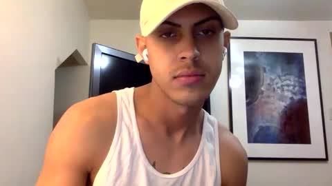 handsome01_ online show from December 2025 11:33:02 PM