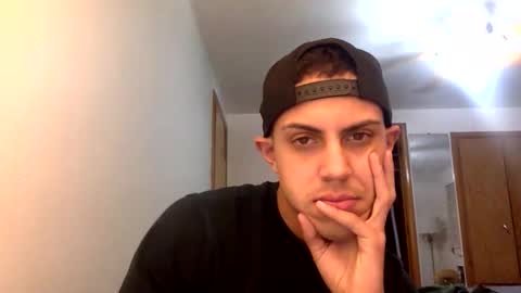 handsome01_ online show from February 2026 12:37:02 AM