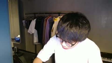 handsome_mannn online show from December 2025 02:08:02 AM