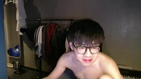 handsome_mannn online show from April 2026 09:07:02 PM
