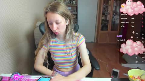 Mila online show from November 2025 07:42:02 AM