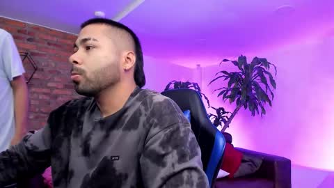 Snapshot of handsomeboys19 chatting on October 2025 01:19:01 PM leonardfarrucknick and otis online show from October 2025 01:19:01 PM