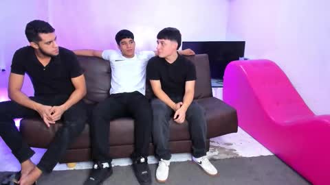 leonardfarrucknick and otis online show from February 2026 12:37:01 PM