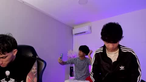 leonardfarrucknick and otis online show from June 2026 08:57:02 PM