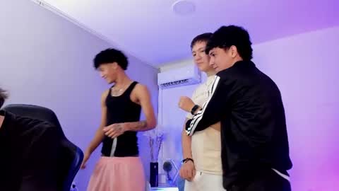 leonardfarrucknick and otis online show from June 2026 08:41:01 PM
