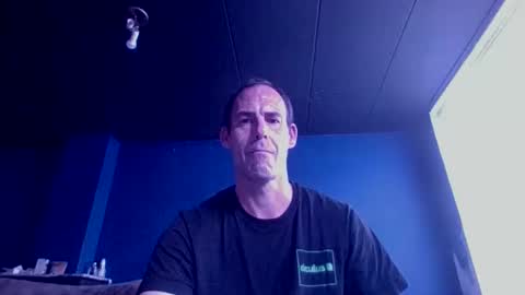 handsomeguy4ever online show from October 2025 02:40:01 PM