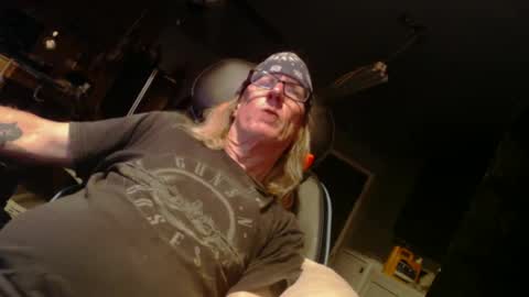 Snapshot of handyman5303 chatting on February 2025 07:04:02 AM Handystudman online show from February 2025 07:04:02 AM