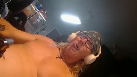 Snapshot of handystud33 chatting on September 2025 08:19:01 AM handystud33 online show from September 2025 08:19:01 AM