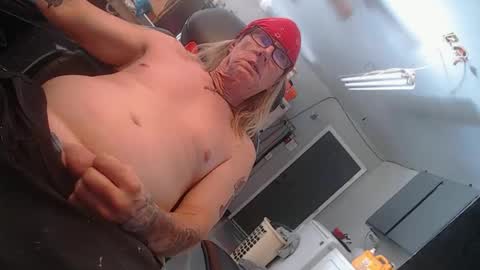 Snapshot of handystud33 chatting on October 2025 04:35:02 PM handystud33 online show from October 2025 04:35:02 PM