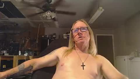 Snapshot of handystud33 chatting on February 2026 09:14:02 AM handystud33 online show from February 2026 09:14:02 AM