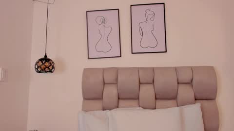 hanna__evans_ online show from September 2025 11:47:02 AM