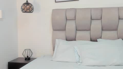 hanna__evans_ online show from October 2025 12:24:02 PM