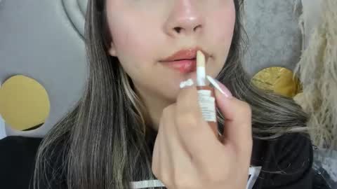 Hanna Castro online show from December 2025 01:17:01 PM