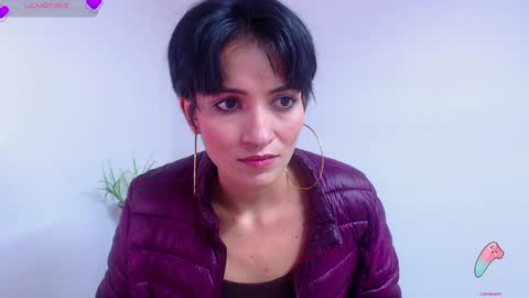 Snapshot of hanna_chloe chatting on December 2024 08:04:01 PM Sara online show from December 2024 08:04:01 PM