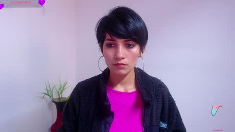 Snapshot of hanna_chloe chatting on January 2025 05:16:01 PM Sara online show from January 2025 05:16:01 PM