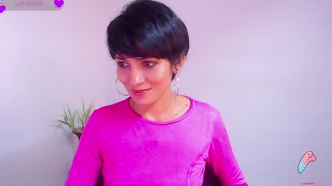 Snapshot of hanna_chloe chatting on January 2025 08:16:02 PM Sara online show from January 2025 08:16:02 PM