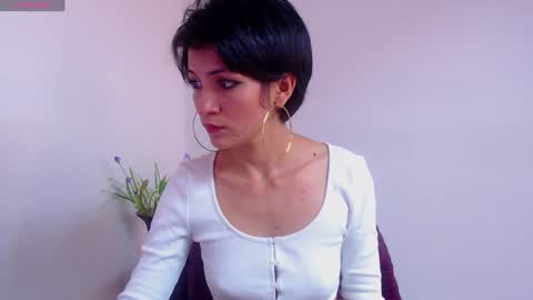Snapshot of hanna_chloe chatting on January 2025 04:37:02 PM Sara online show from January 2025 04:37:02 PM