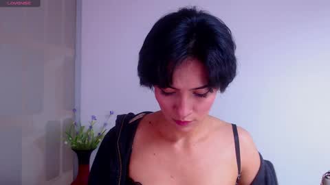 Snapshot of hanna_chloe chatting on February 2025 05:03:02 PM Sara online show from February 2025 05:03:02 PM