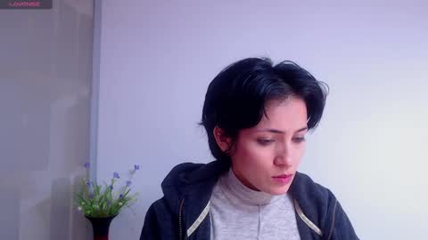 Snapshot of hanna_chloe chatting on February 2025 04:21:02 PM Sara online show from February 2025 04:21:02 PM