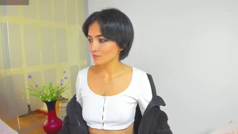 Snapshot of hanna_chloe chatting on February 2025 06:15:02 PM Sara online show from February 2025 06:15:02 PM