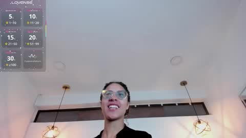 HANNA online show from December 2025 02:02:02 PM