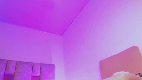 H A N A FOXX online show from April 2026 02:03:02 PM