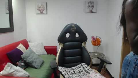 hanna_lamber online show from May 2026 11:15:01 AM