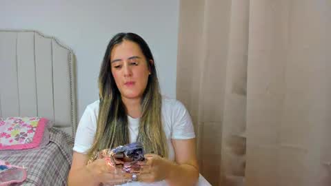 Hanna online show from November 2025 09:08:01 PM