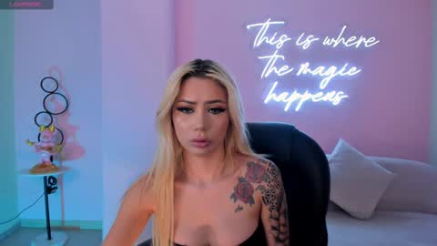 Snapshot of hannaconnor_ chatting on February 2025 09:01:01 PM Hanna Connor online show from February 2025 09:01:01 PM