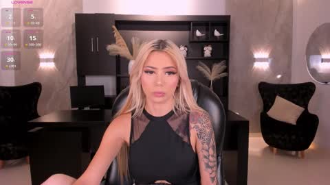 Snapshot of hannaconnor_ chatting on September 2025 09:03:02 PM Hanna Connor online show from September 2025 09:03:02 PM