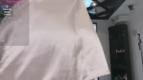 Hannah  online show from April 2026 10:25:02 PM