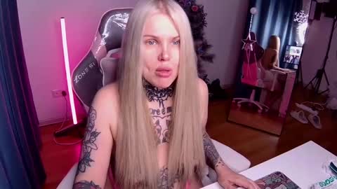Snapshot of hannah_chaos chatting on January 2025 02:49:02 AM Hannah online show from January 2025 02:49:02 AM
