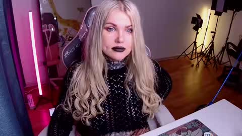 Snapshot of hannah_chaos chatting on January 2025 04:48:01 AM Hannah online show from January 2025 04:48:01 AM