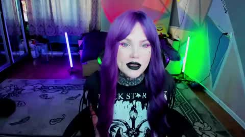 Snapshot of hannah_chaos chatting on February 2025 08:06:01 AM Hannah online show from February 2025 08:06:01 AM