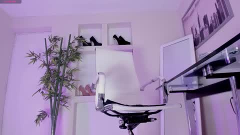 Snapshot of hannah_hcb chatting on February 2026 09:37:02 AM HANNAH HOWELL online show from February 2026 09:37:02 AM