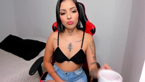 Hannah Milton online show from May 2026 07:20:01 PM