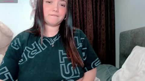 hannah_v online show from February 2026 12:18:02 AM