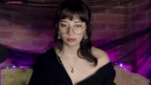 Hannah online show from December 2025 02:17:01 AM