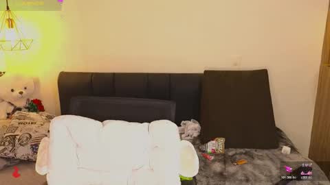 Hannah Williams online show from January 2026 03:33:01 AM