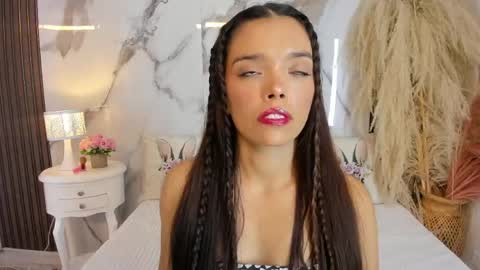 Hannahill69 online show from April 2026 05:00:02 AM
